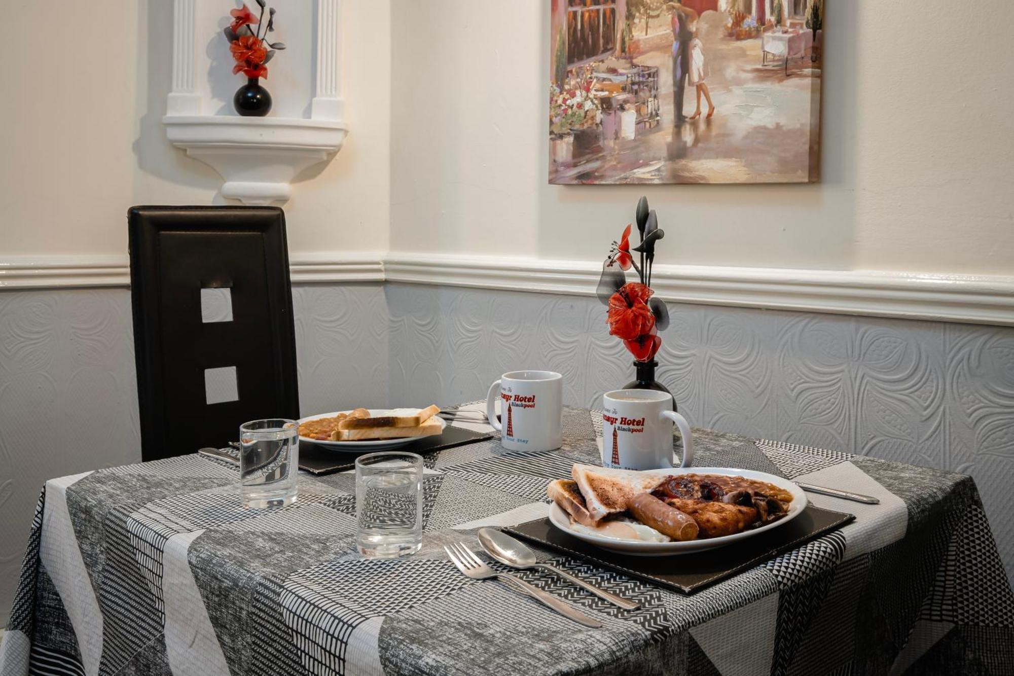 Lanayr Hotel Blackpool Bagian luar foto