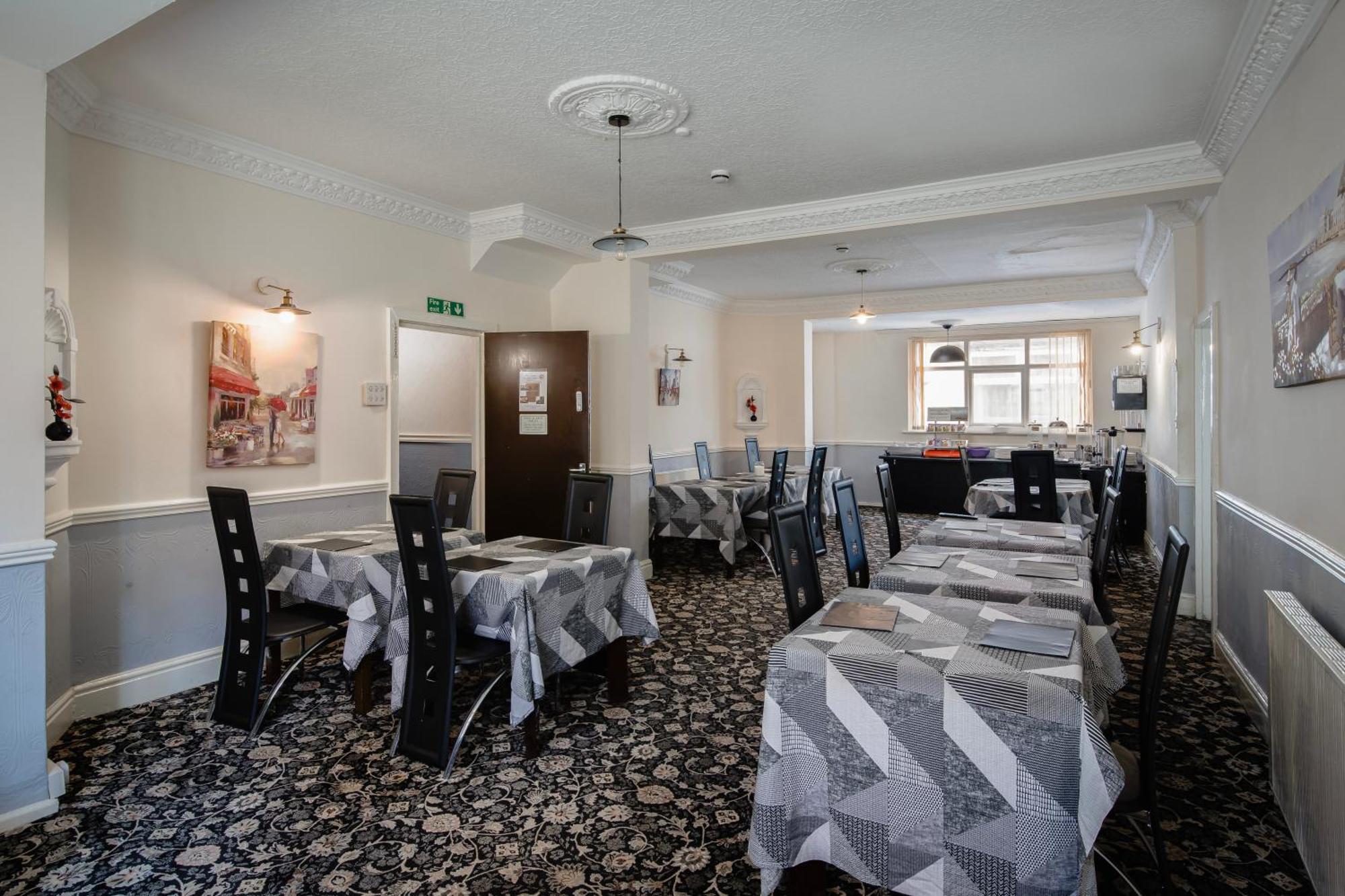 Lanayr Hotel Blackpool Bagian luar foto
