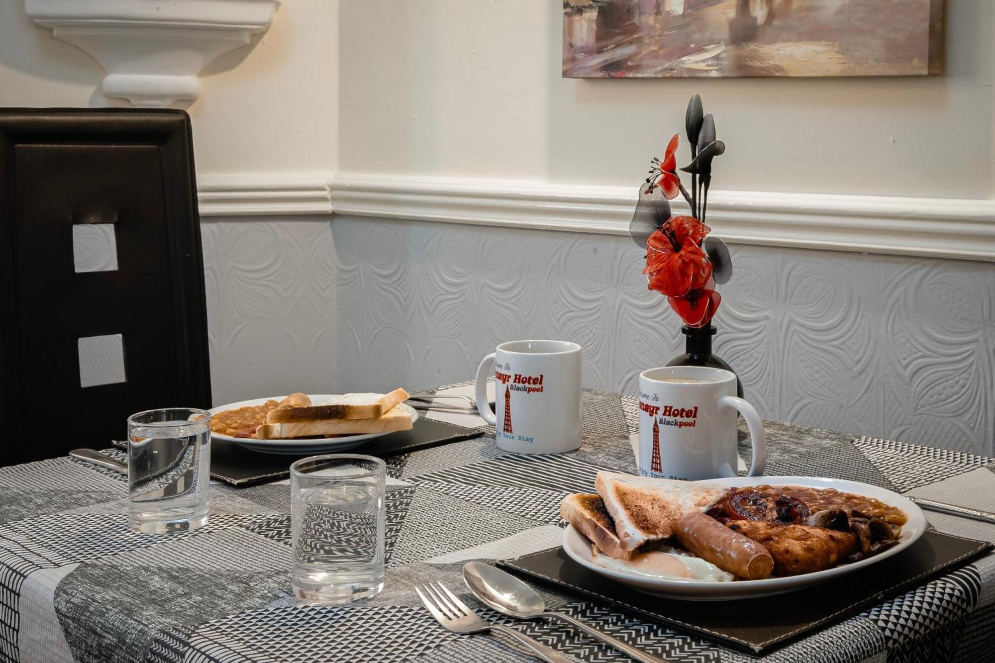 Lanayr Hotel Blackpool Bagian luar foto